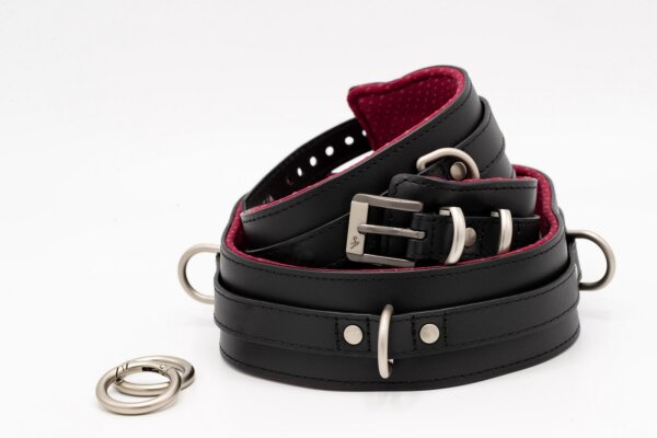 BLACK SWAN DESIGNZ - Oberschenkelfesseln Black Berry - S